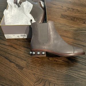 Meet your Posher, Fallon